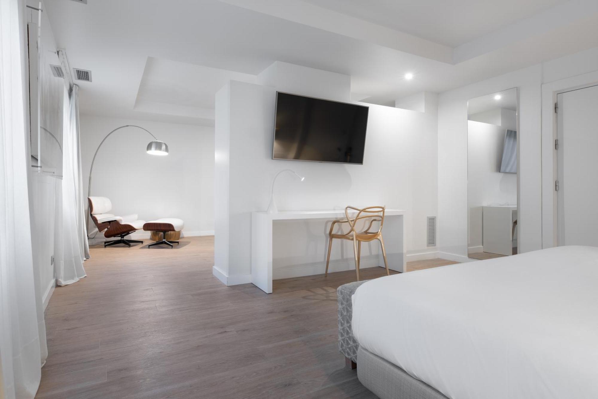 Junior Suite,1431796045:JPEG