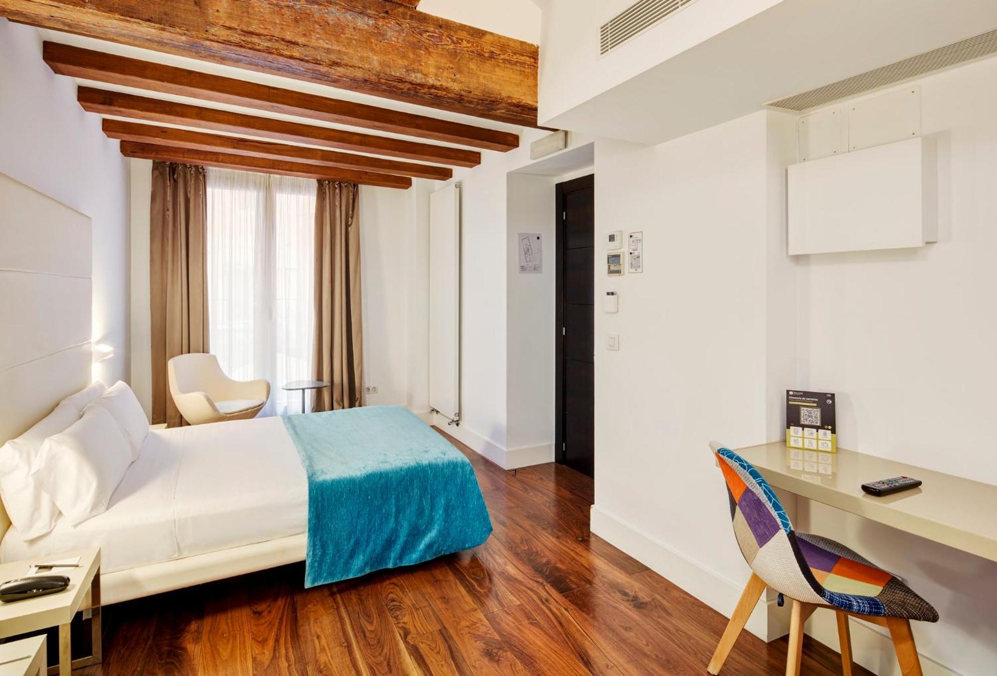 Double Room,1658766400:JPEG